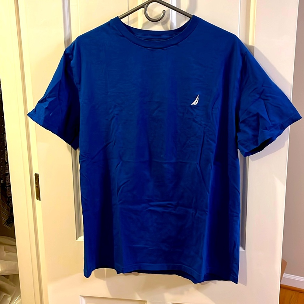 Men’s Nautica t-shirt